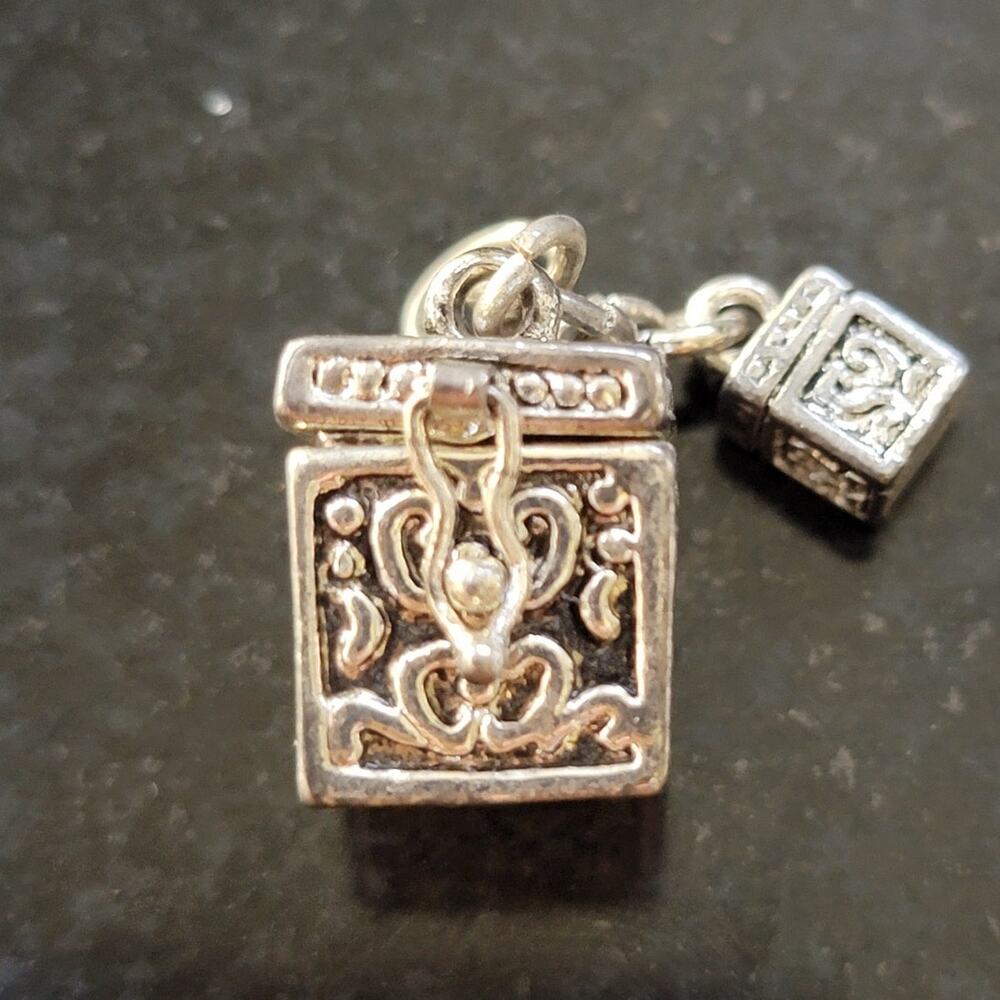 Vintage Silver Tone Ornate Treasure Chest Box Charm Pendant Dangle Link Bracelet